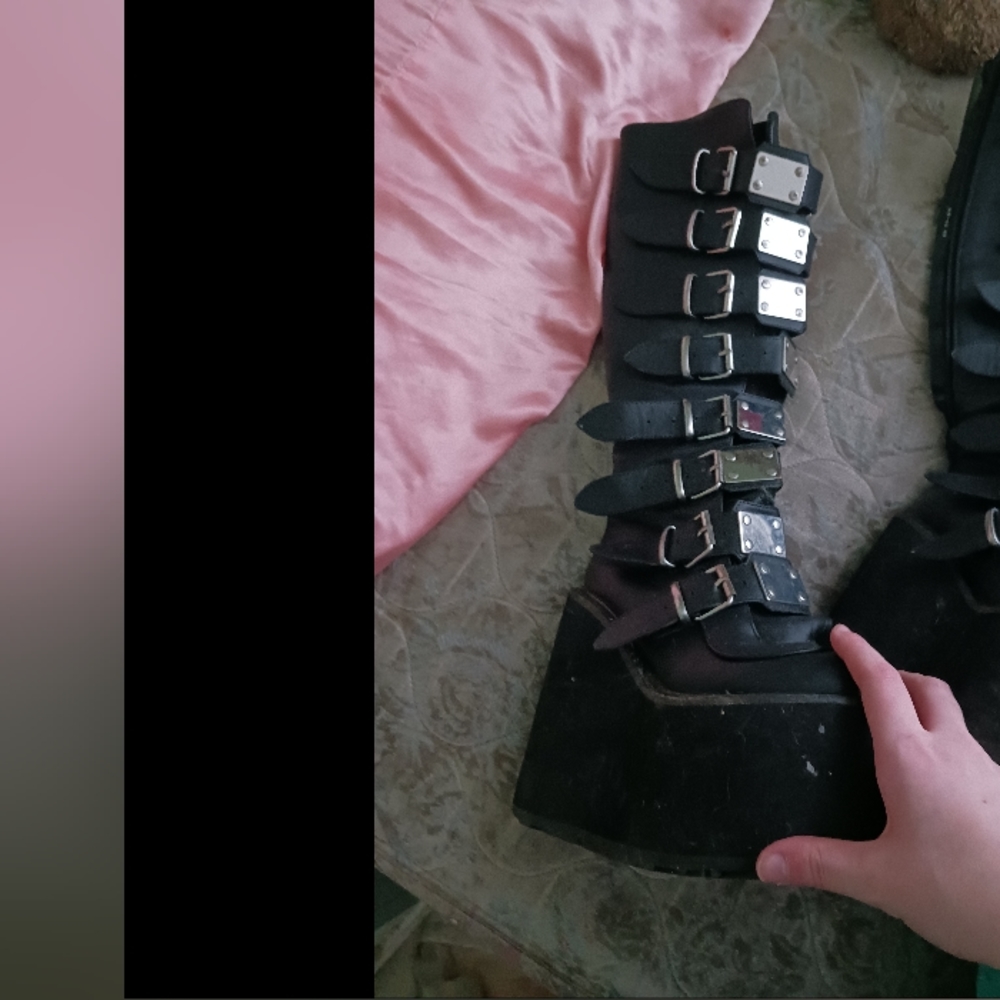 Demonia boots size 6
